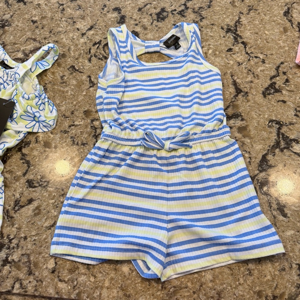 Rompers - Picture 2 of 8